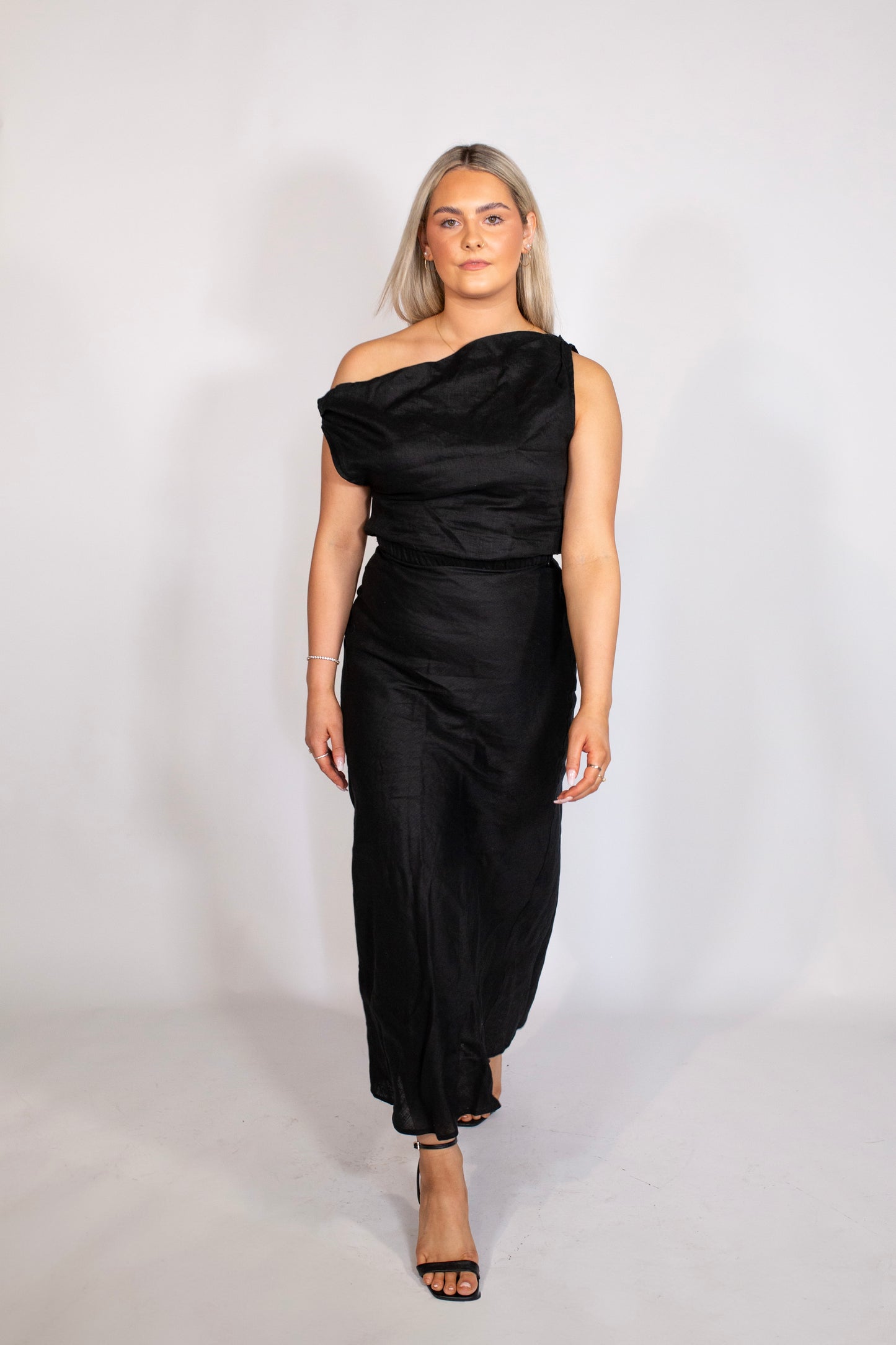 DISSH | Syrah Black Midi Skirt | Linen
